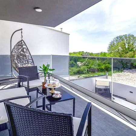Modern Private Family Apartman *