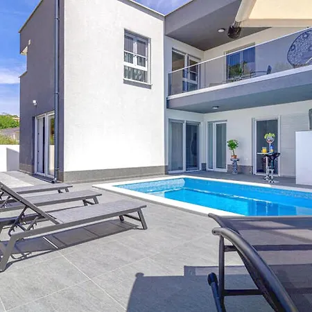 Apartment Modern Private Family